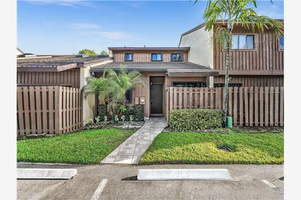 4182 S Pine Island Rd