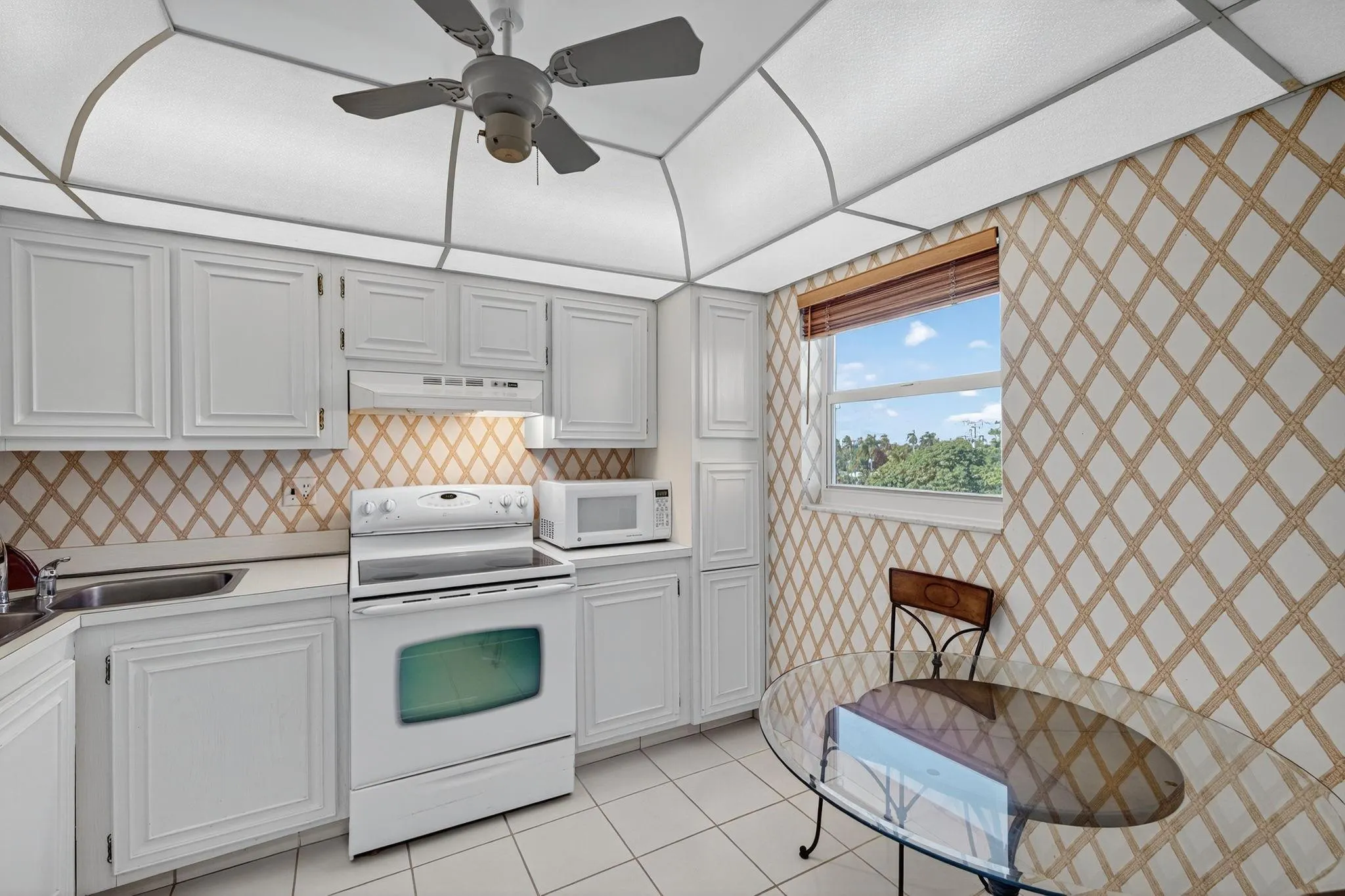 1541 S Ocean Blvd, #405