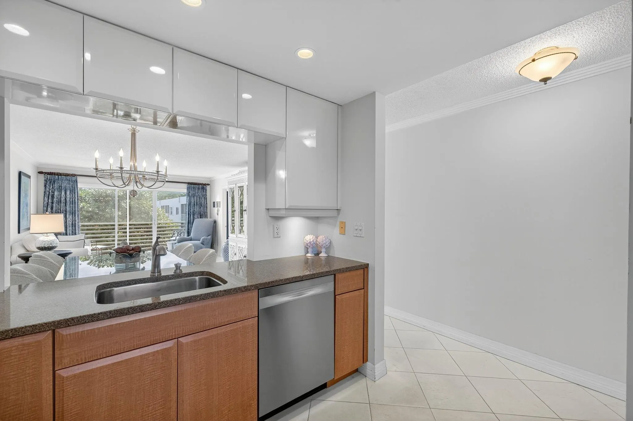 1541 S Ocean Blvd, #406