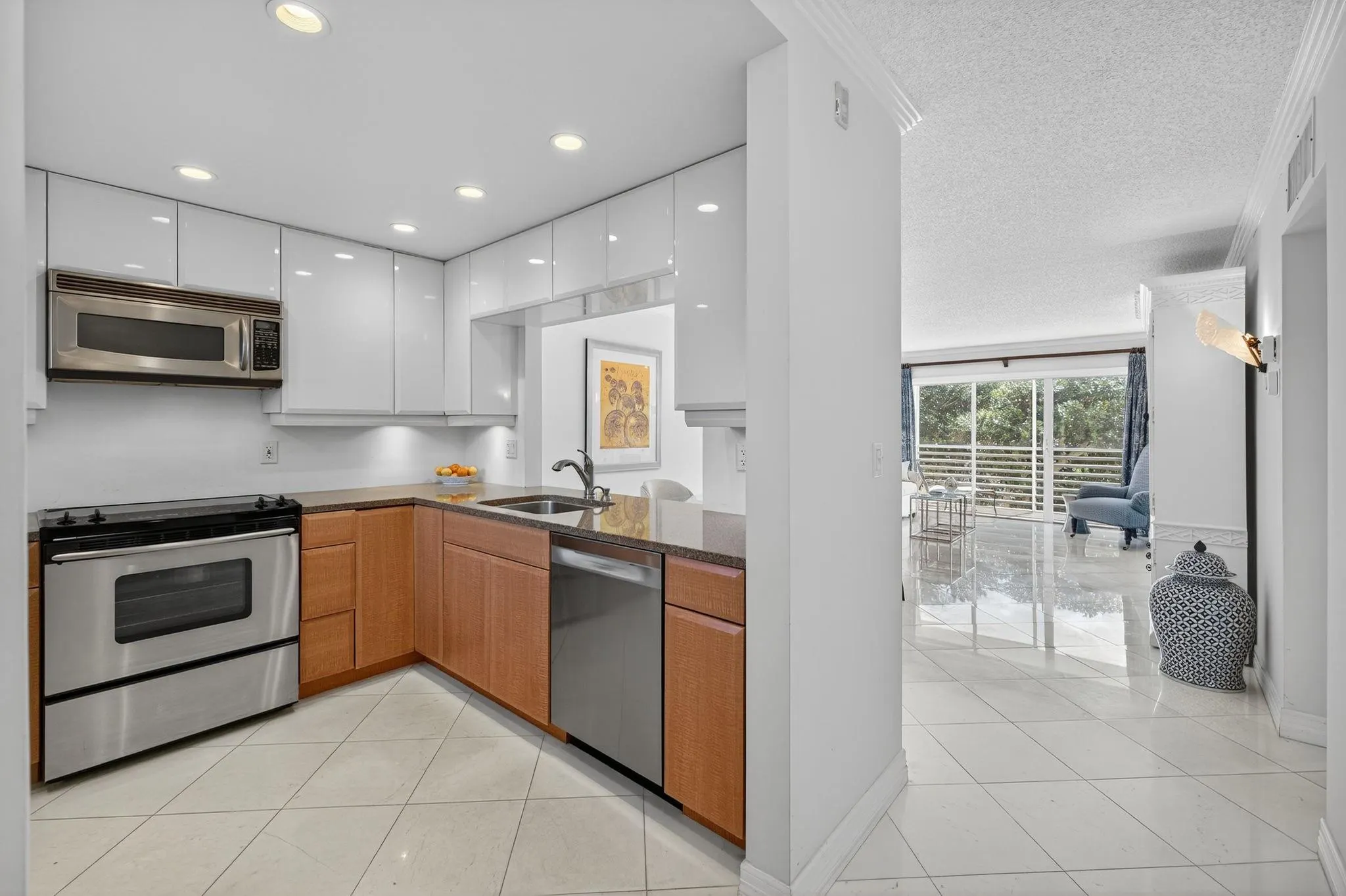 1541 S Ocean Blvd, #406