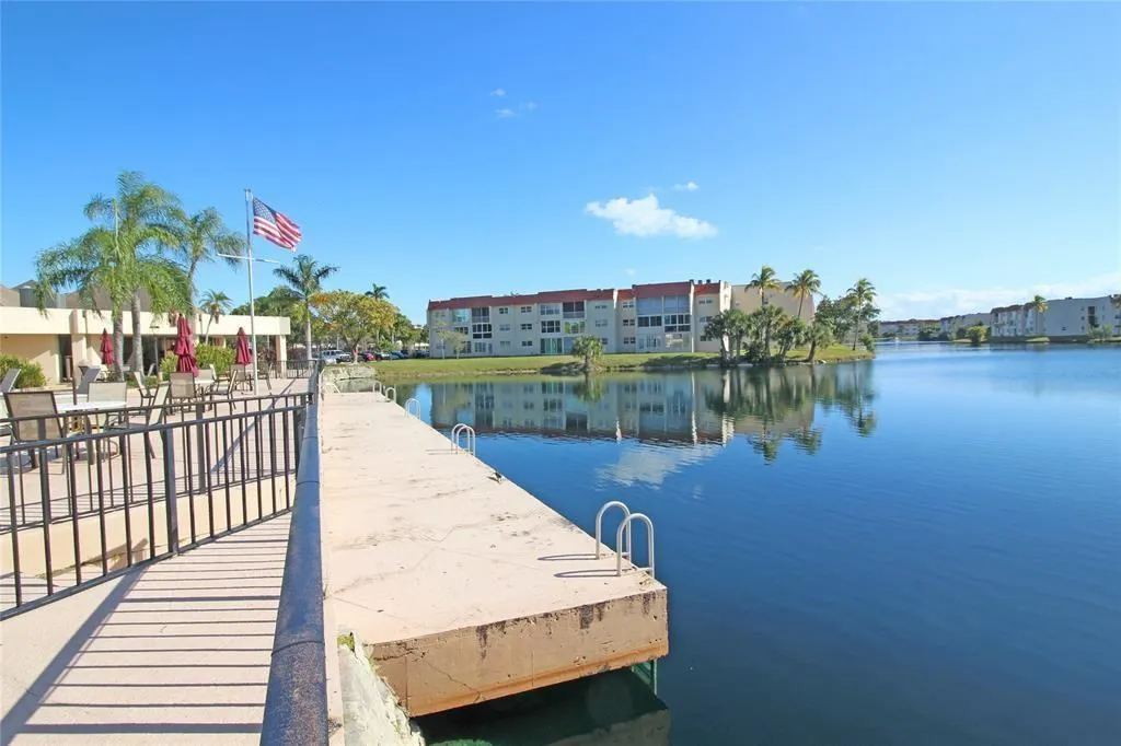 2750 Sunrise Lakes Dr, #112