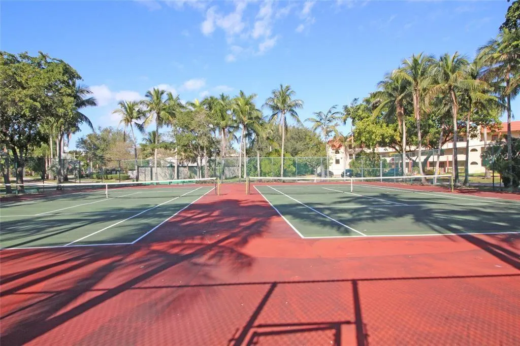 2750 Sunrise Lakes Dr, #112