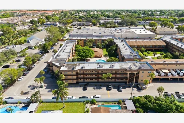 4161 NW 26th St, #105