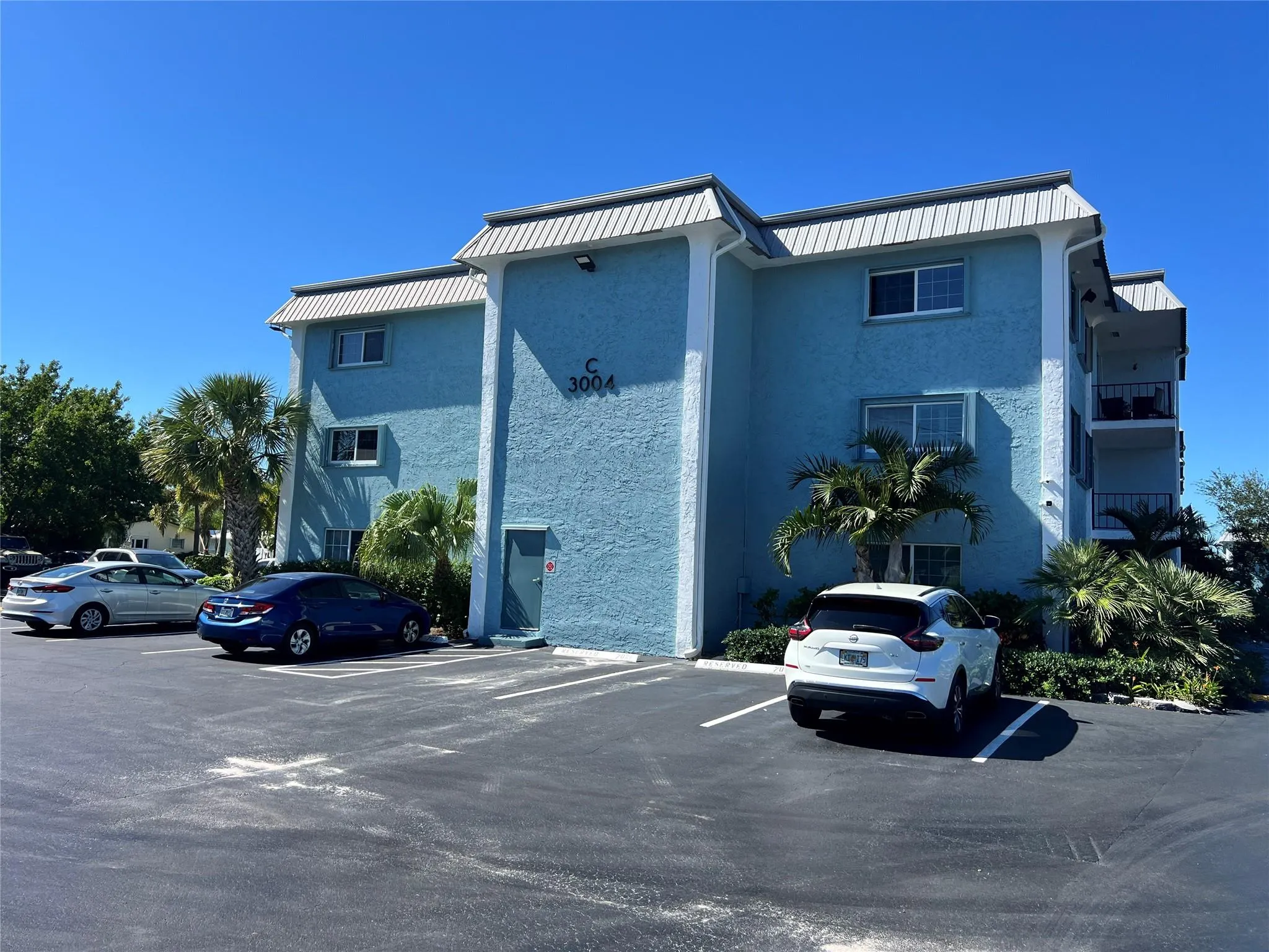 3004 NE 5th Ter, #201C