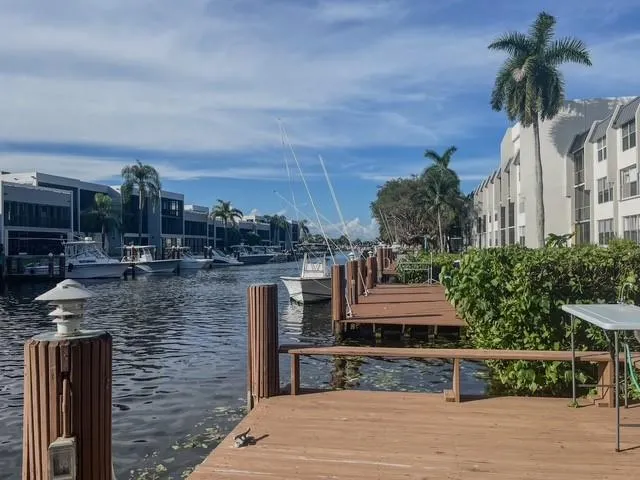 777 S Federal Hwy, #218G