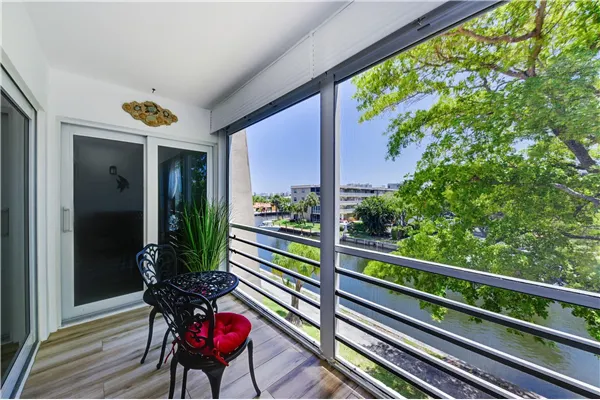 773 Jeffery St, #4-305