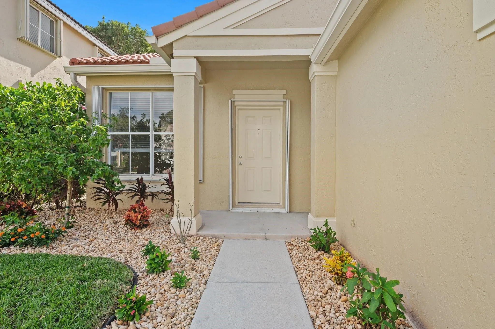 845 Falling Water Rd