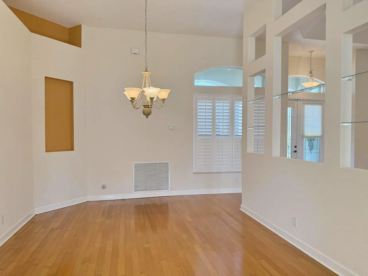 6018 NW Winfield Drive