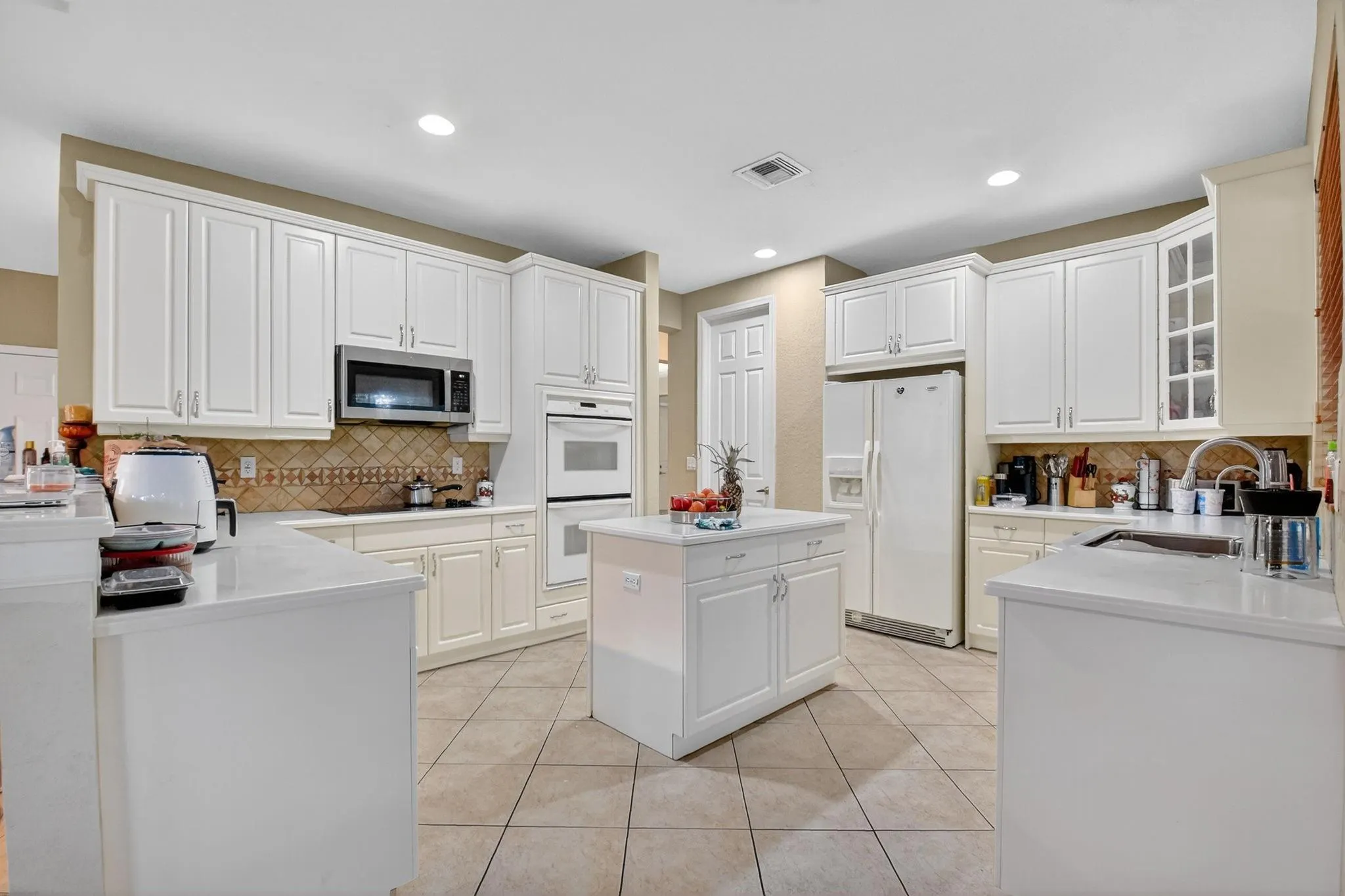 9393 Savannah Estates Drive