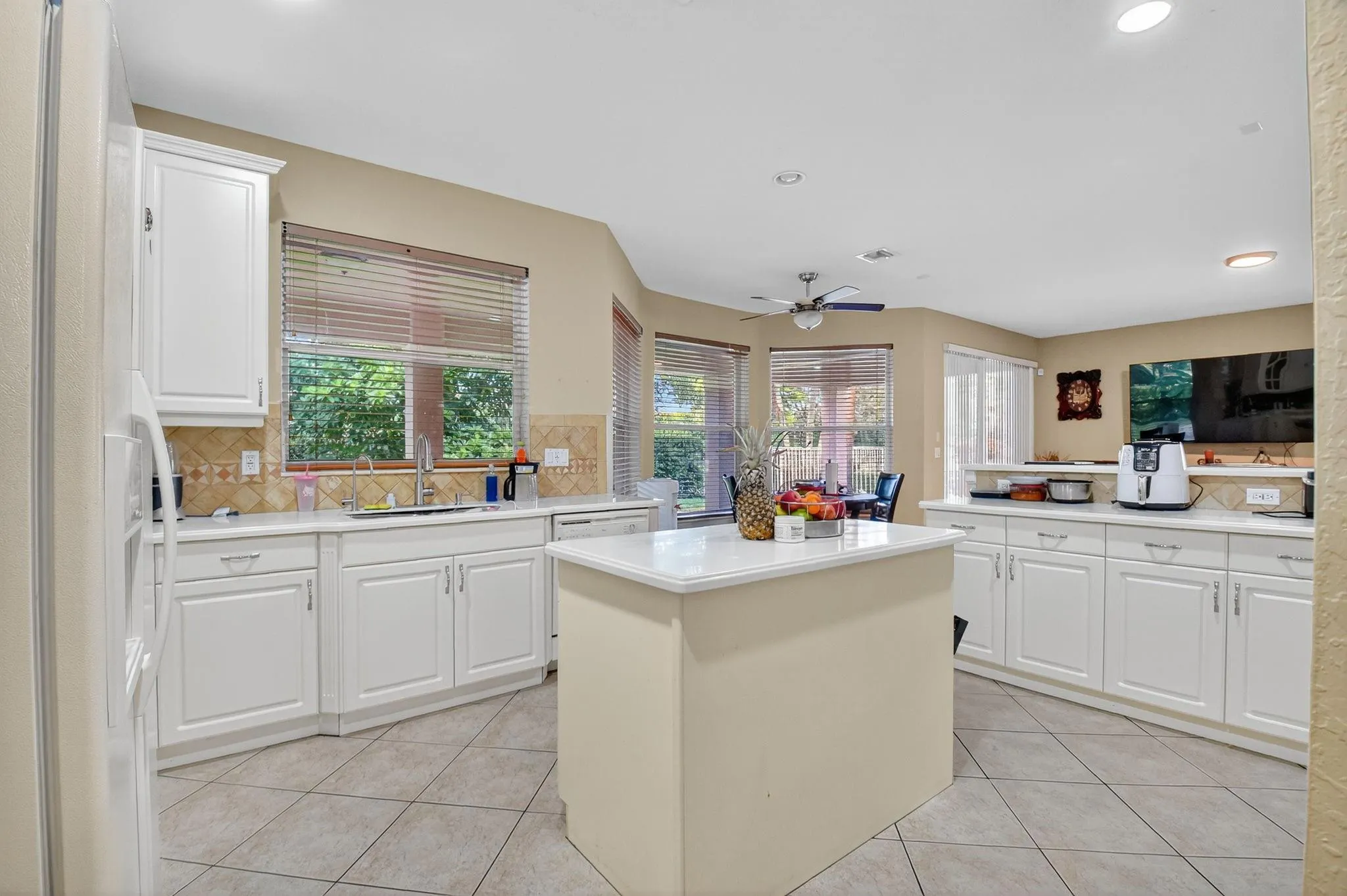 9393 Savannah Estates Drive