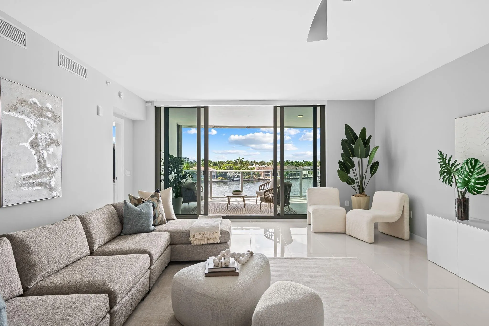 435 Bayshore Dr, #302