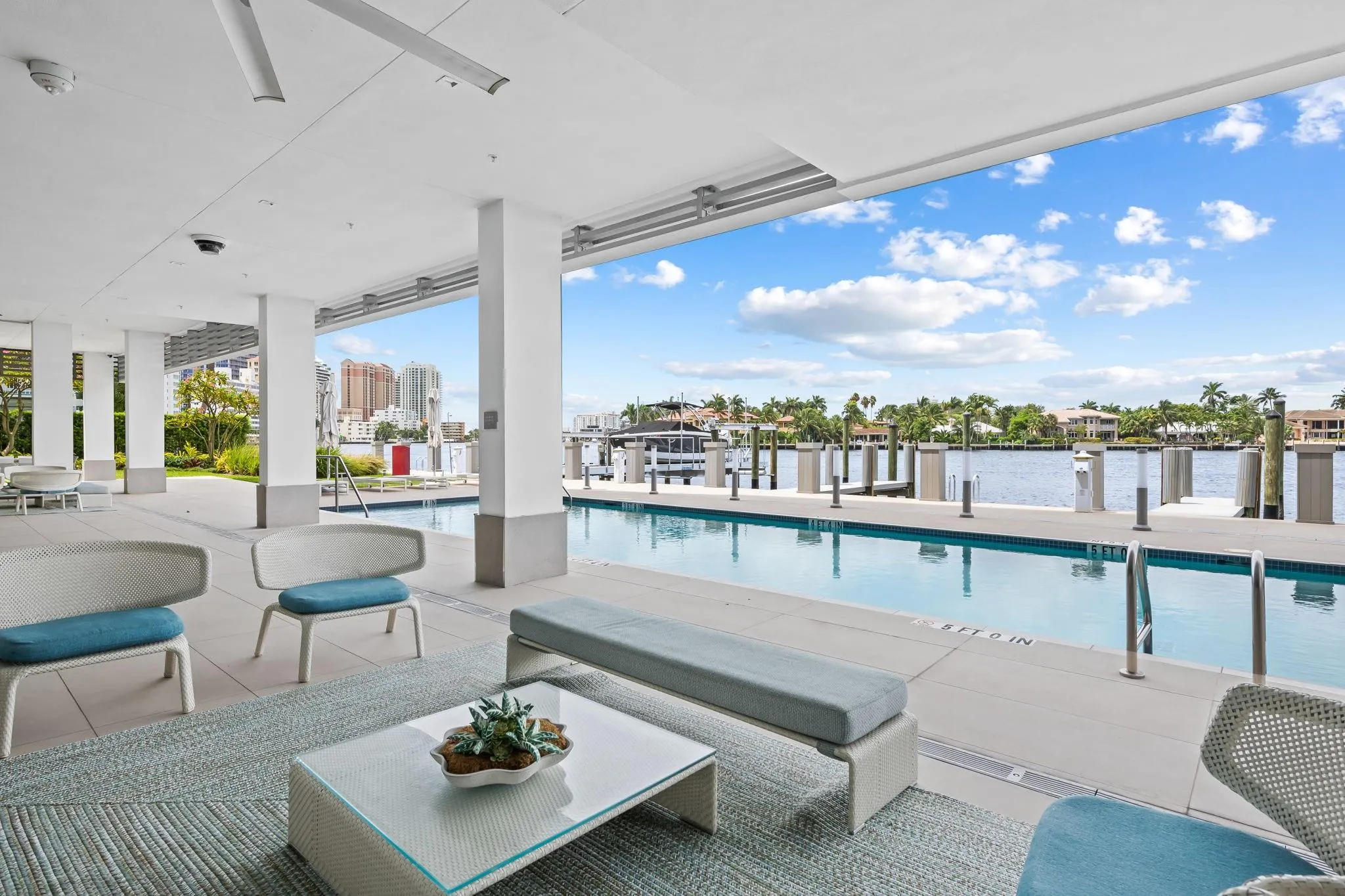 435 Bayshore Dr, #302