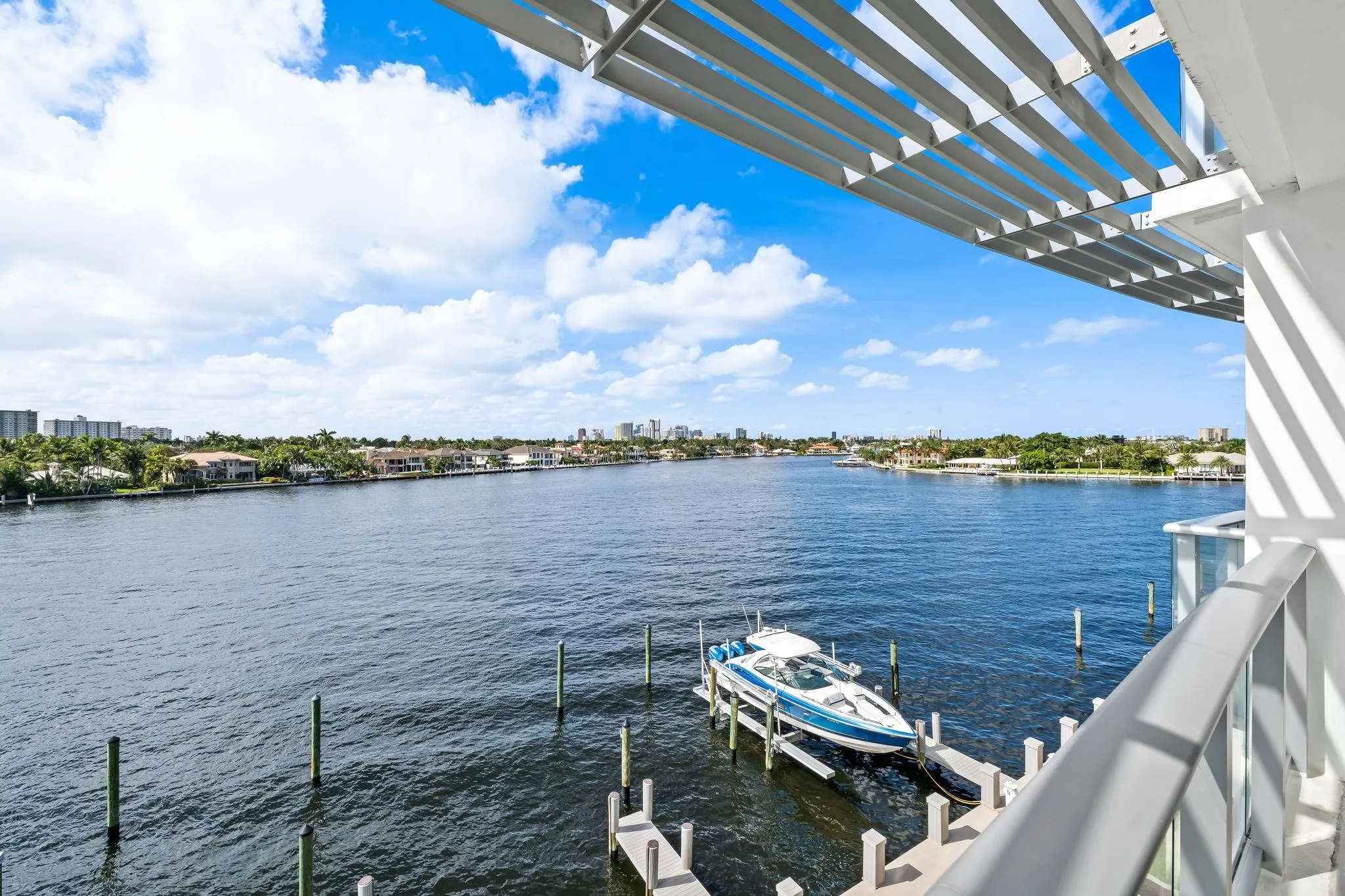 435 Bayshore Dr, #302