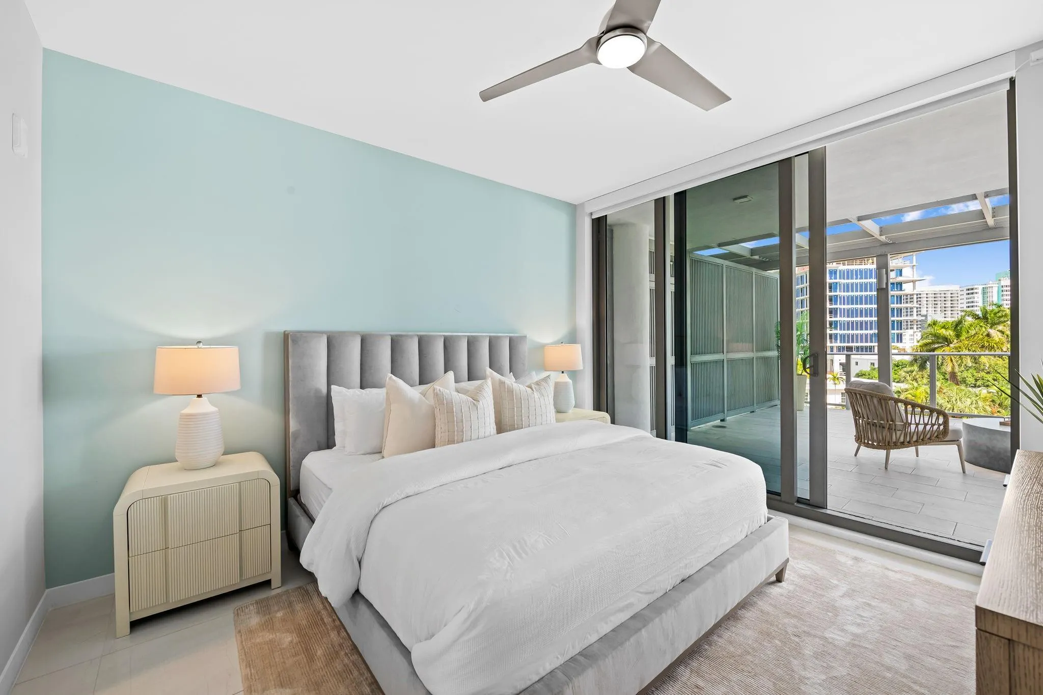 435 Bayshore Dr, #302