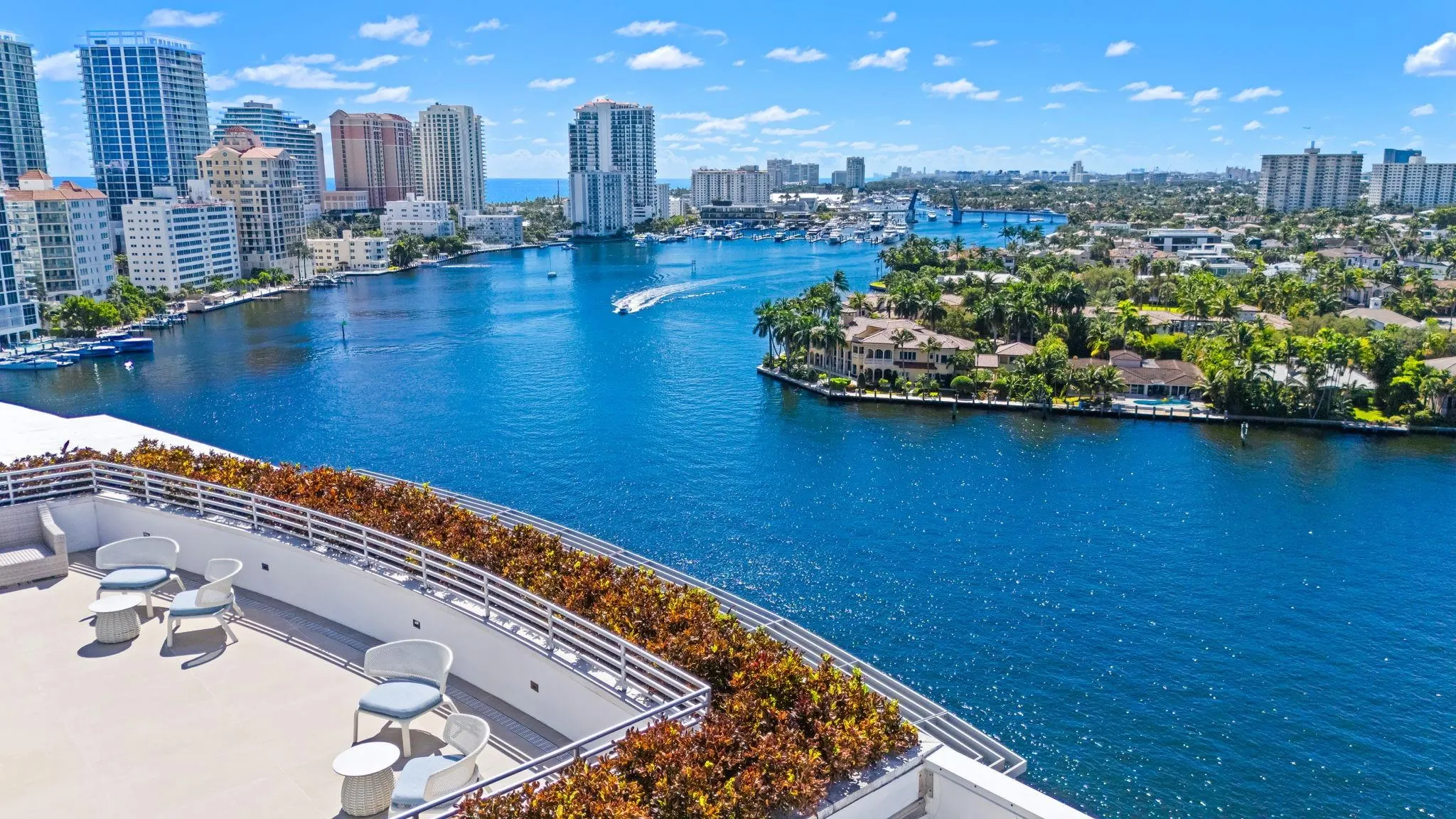 435 Bayshore Dr, #302