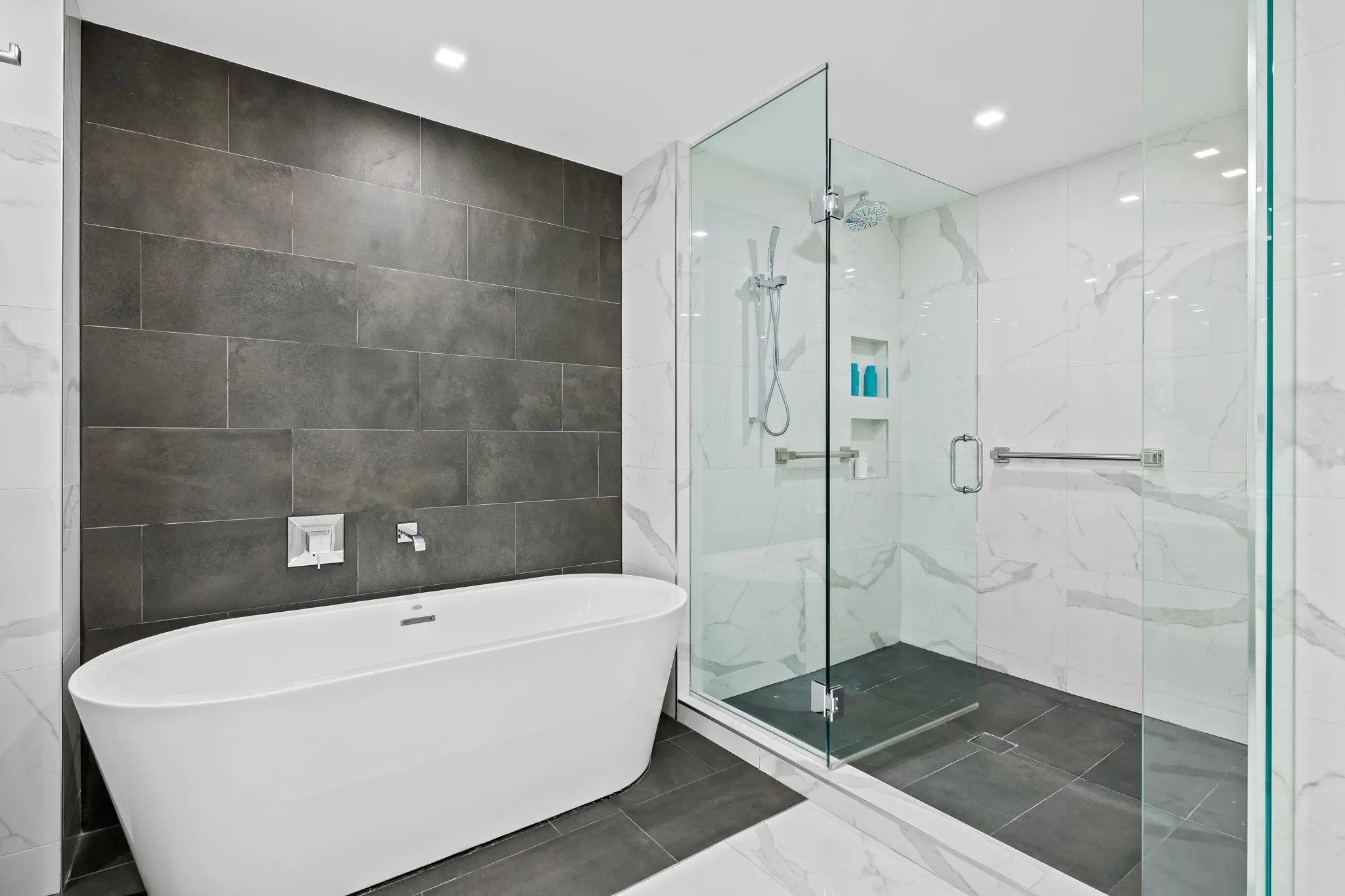 435 Bayshore Dr, #302