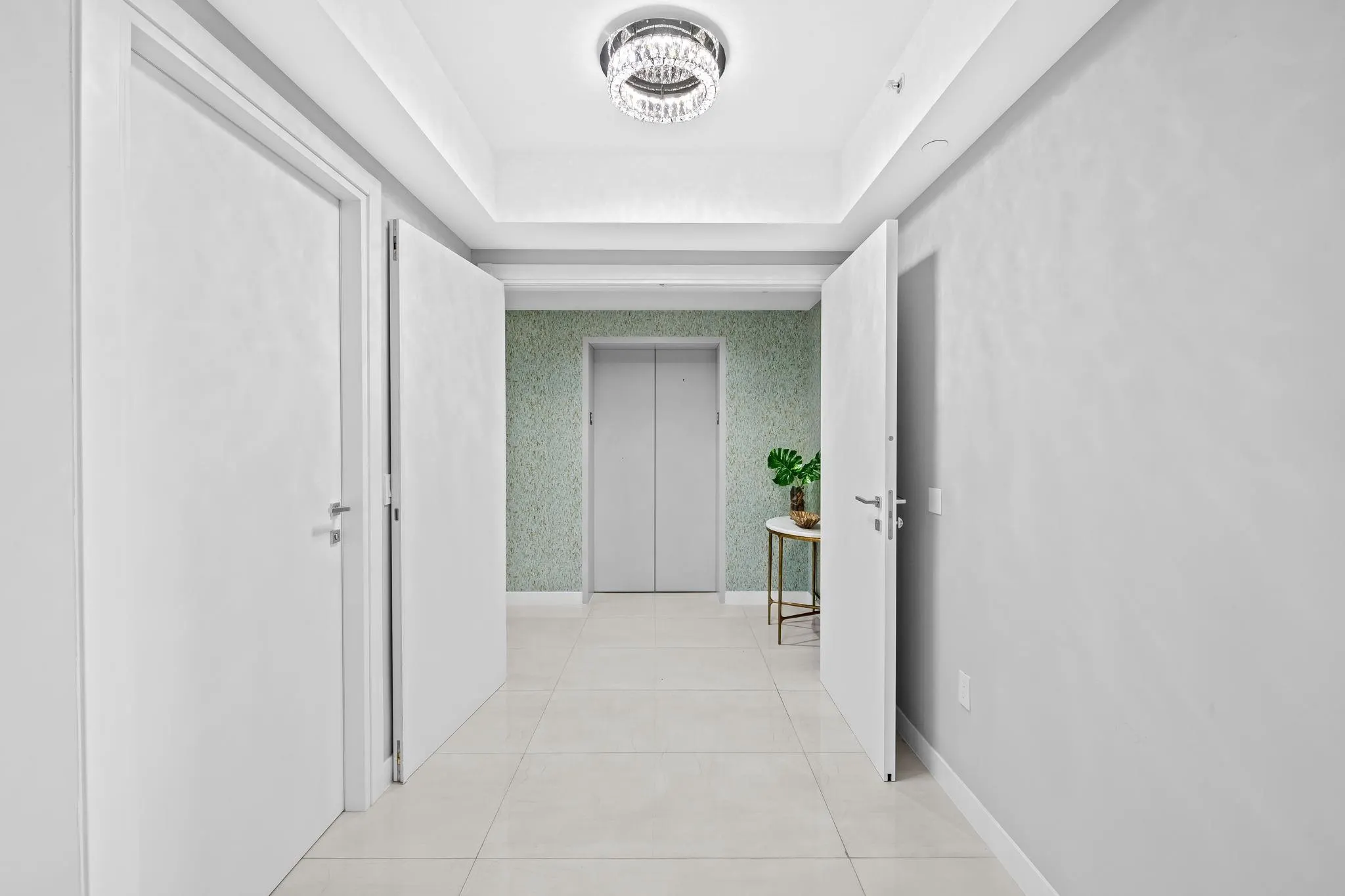 435 Bayshore Dr, #302