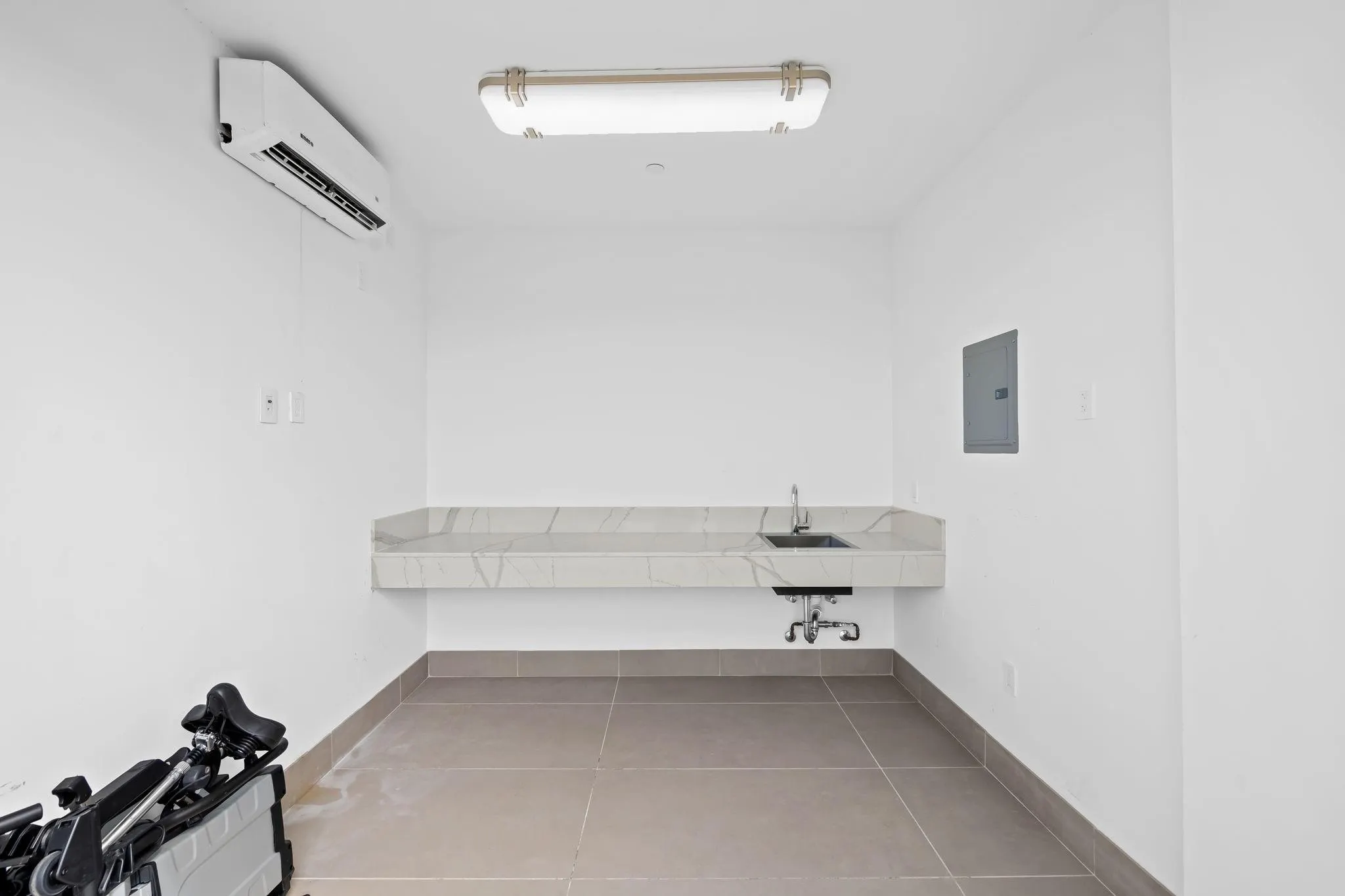 435 Bayshore Dr, #302