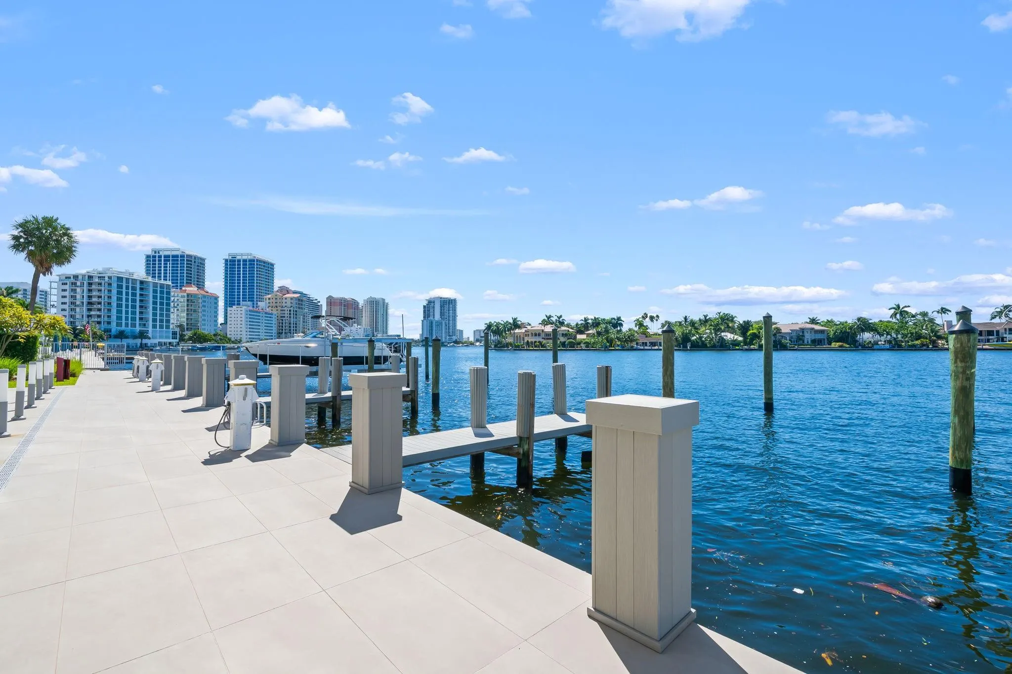 435 Bayshore Dr, #302