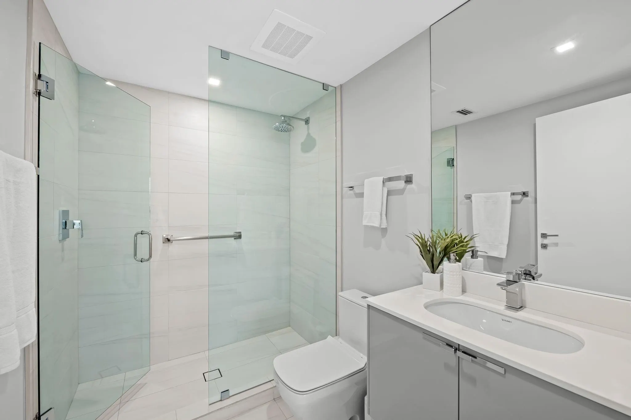 435 Bayshore Dr, #302