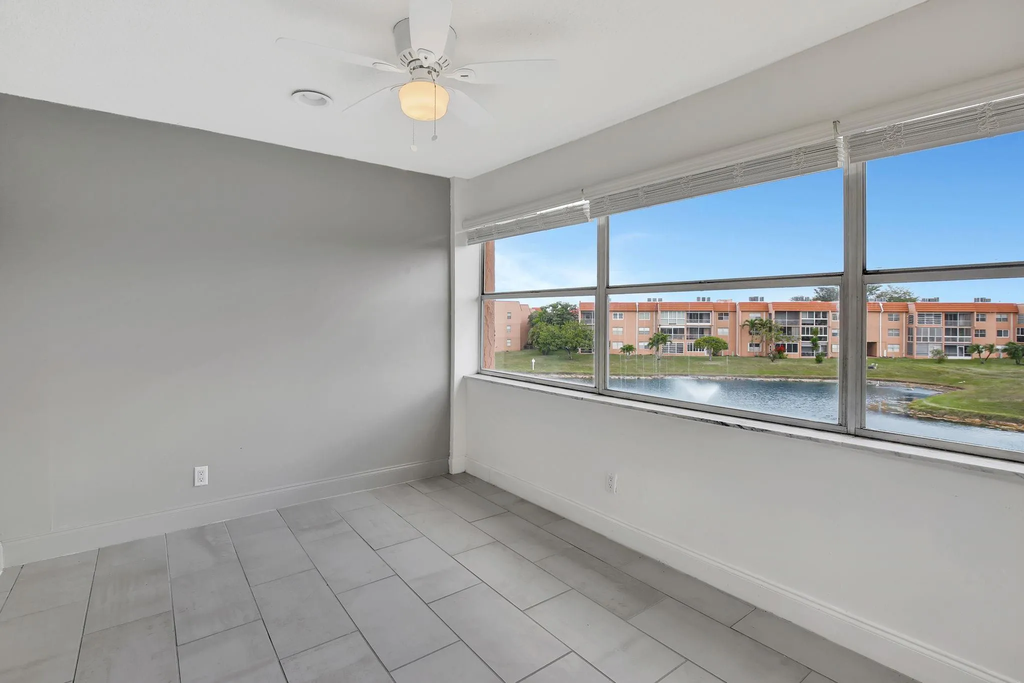 9861 Sunrise Lakes Blvd, #303