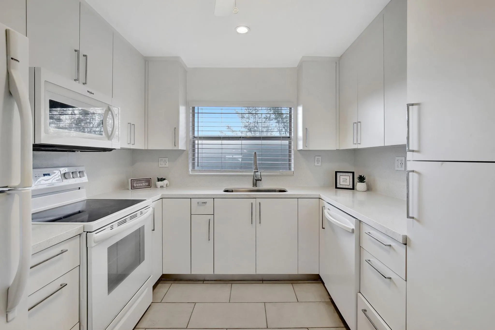 9861 Sunrise Lakes Blvd, #303