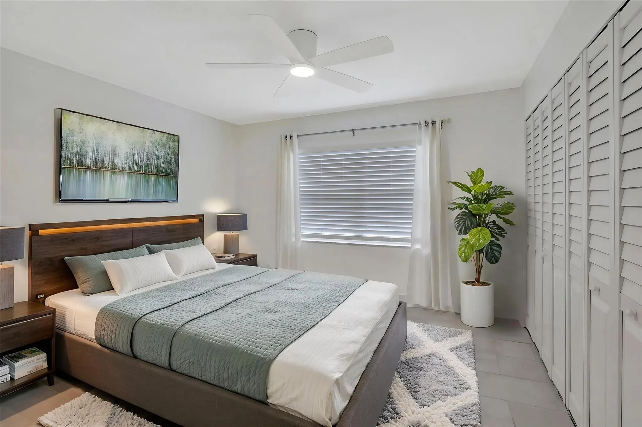 9861 Sunrise Lakes Blvd, #303