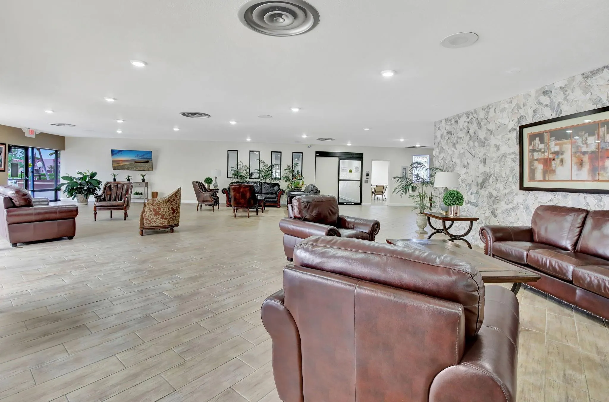 9861 Sunrise Lakes Blvd, #303