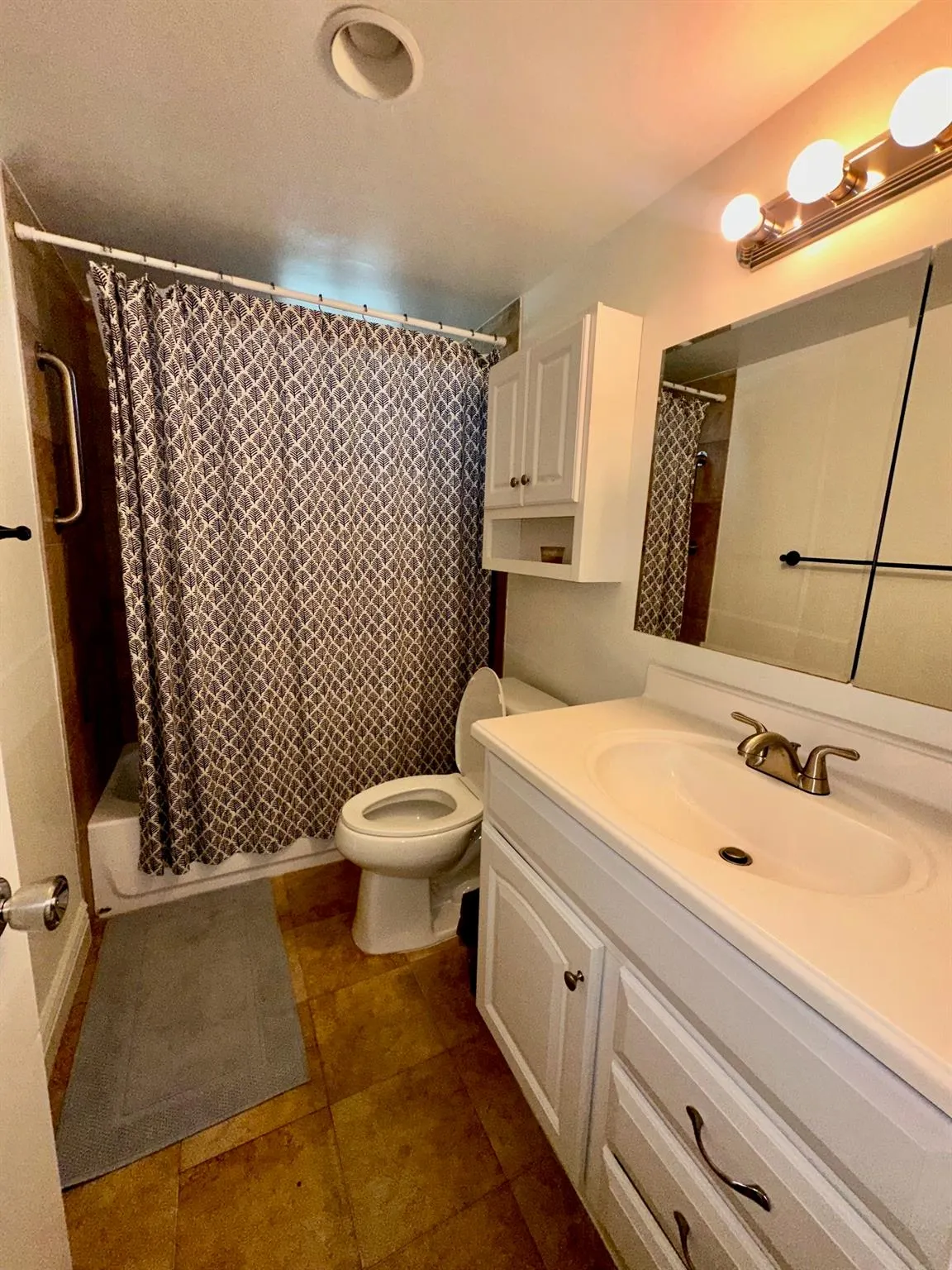 1821 NE 62nd St, #301