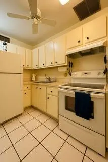 1821 NE 62nd St, #301