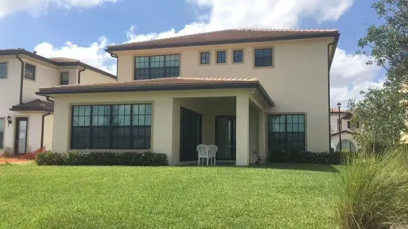 11425 Watercrest Cir