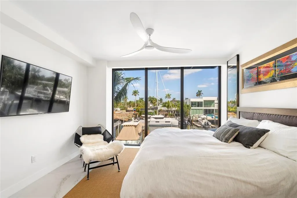 1507 SE 15th Street, #202