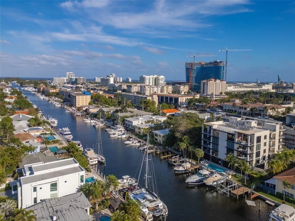 1507 SE 15th Street, #202