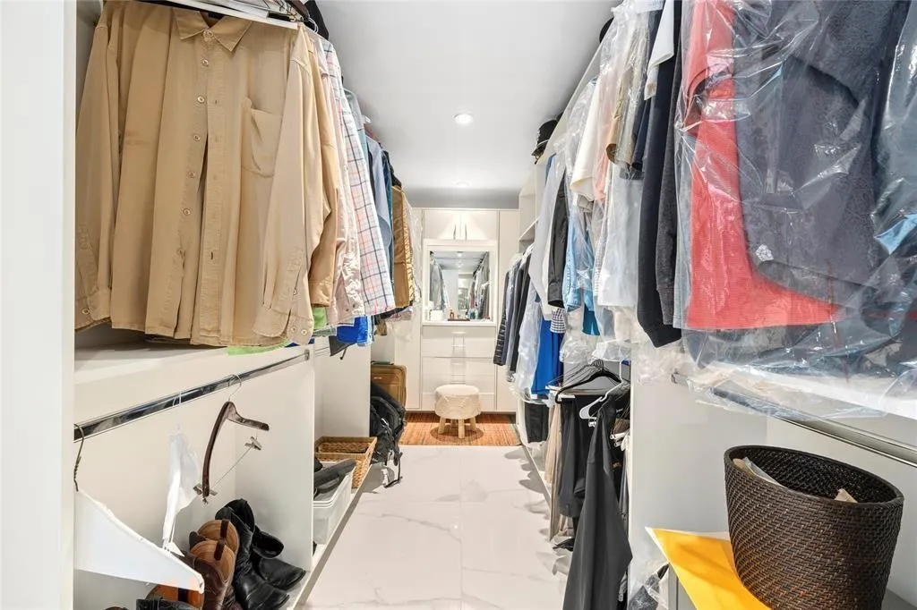 1507 SE 15th Street, #202