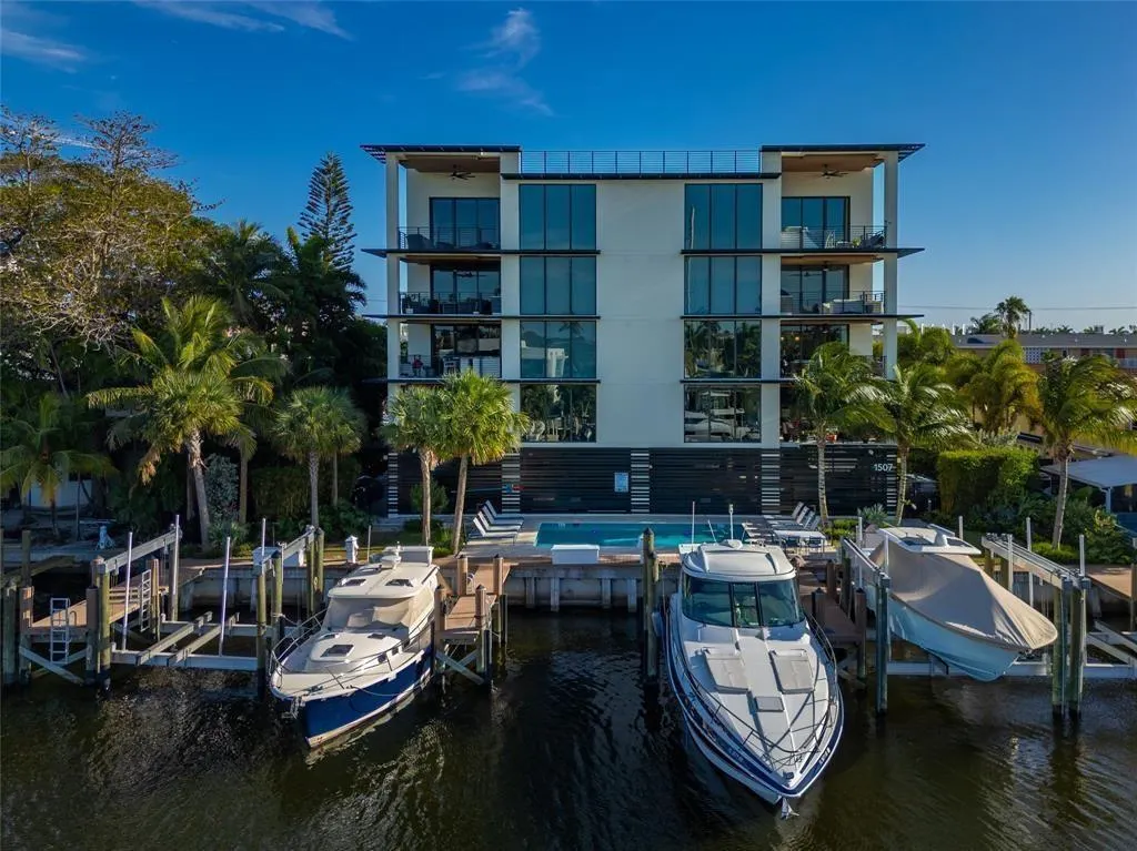 1507 SE 15th Street, #202