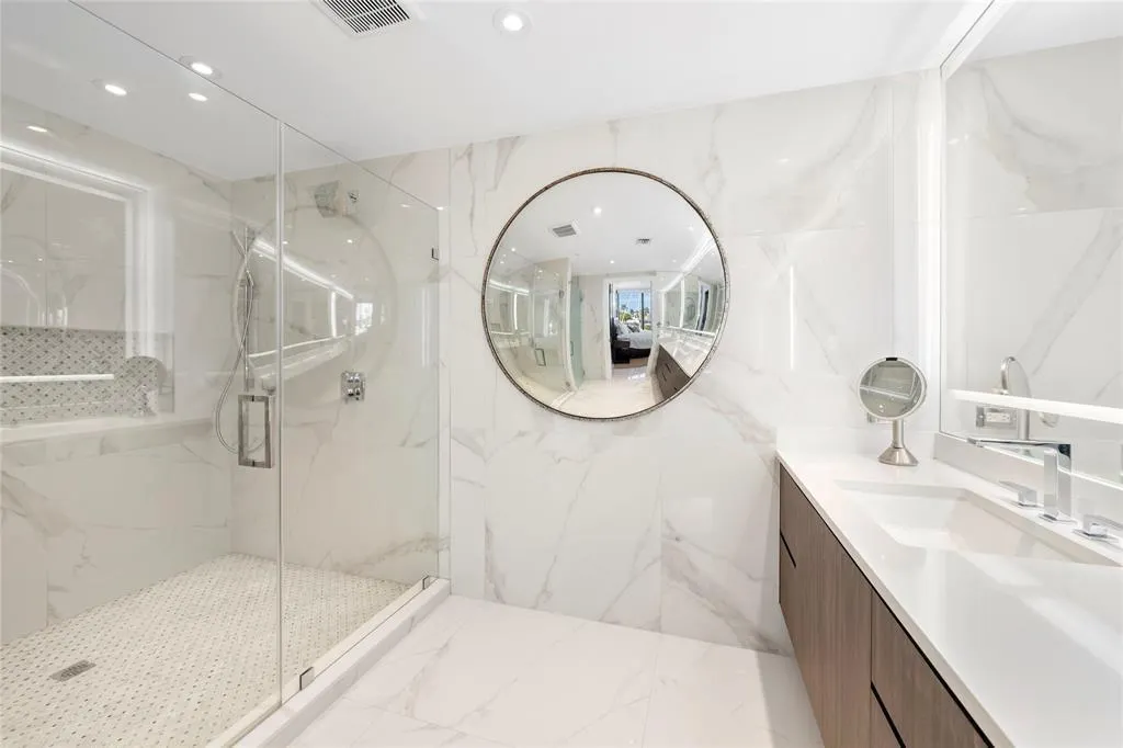 1507 SE 15th Street, #202