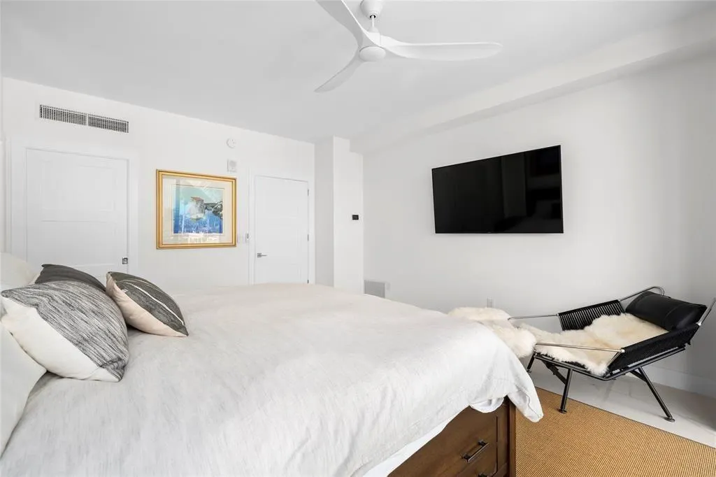 1507 SE 15th Street, #202