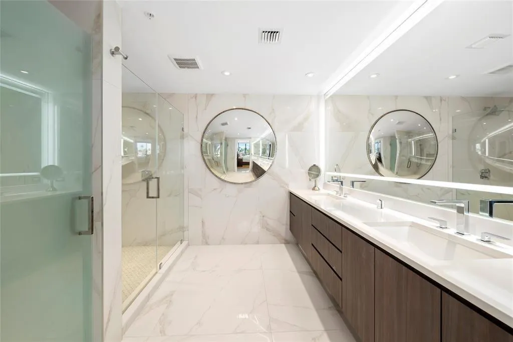 1507 SE 15th Street, #202