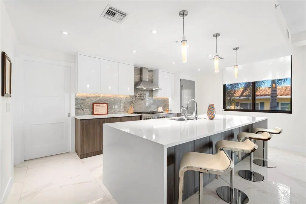 1507 SE 15th Street, #202