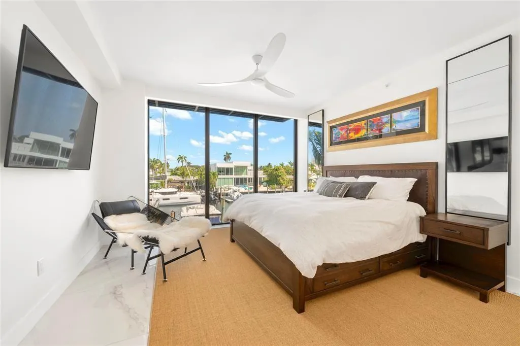 1507 SE 15th Street, #202