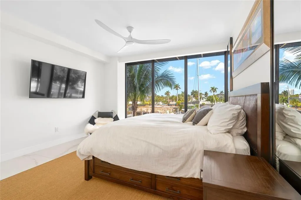 1507 SE 15th Street, #202