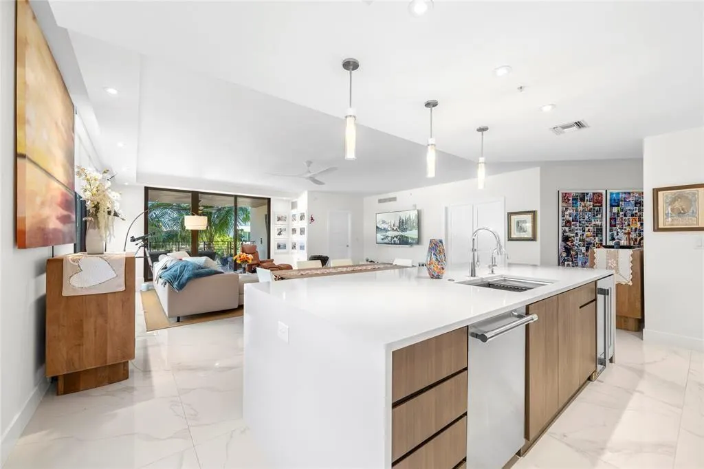 1507 SE 15th Street, #202