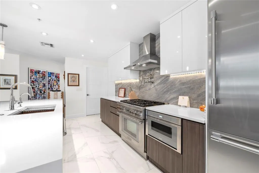 1507 SE 15th Street, #202