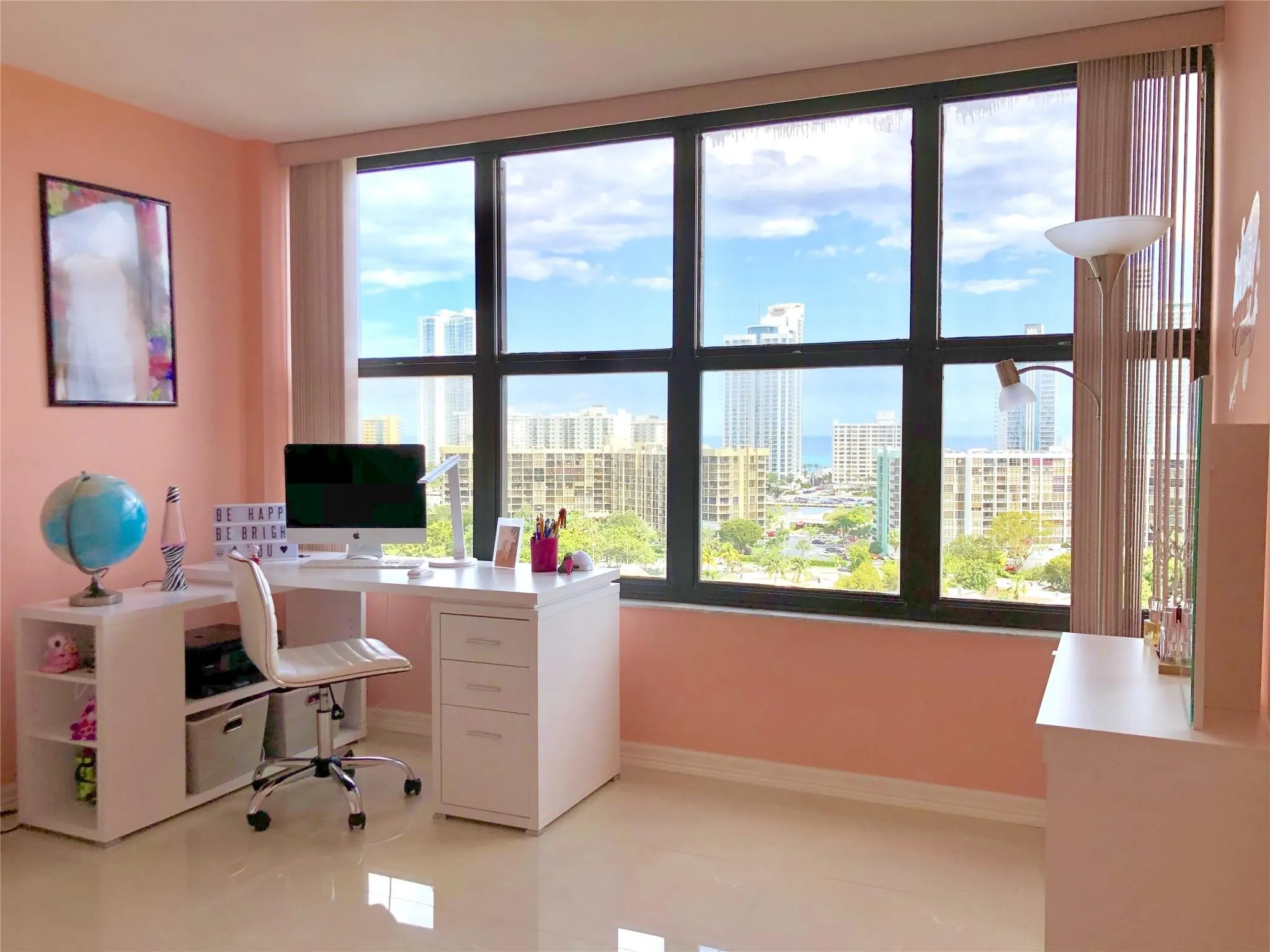 2500 Parkview Dr, #1501