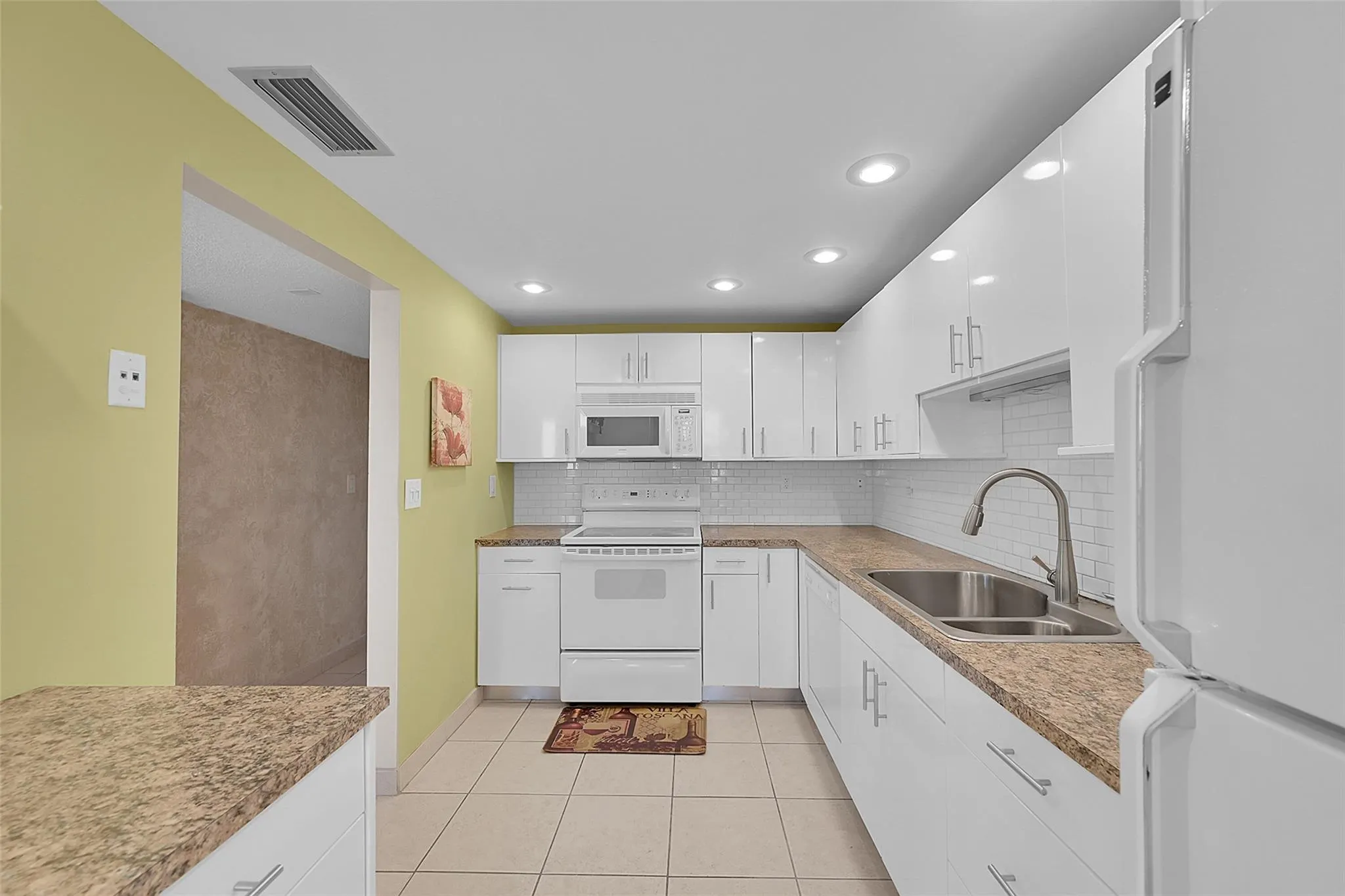 531 N Ocean Blvd, #901