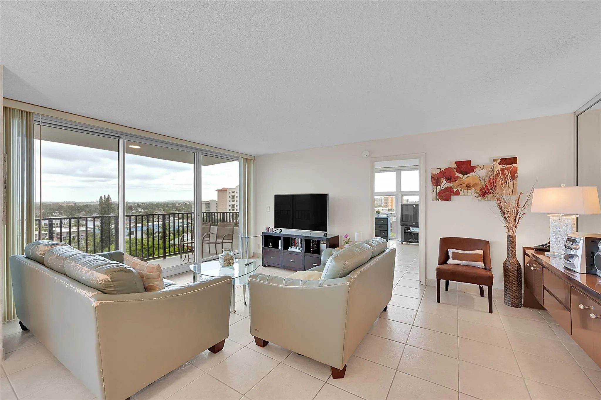 531 N Ocean Blvd, #901