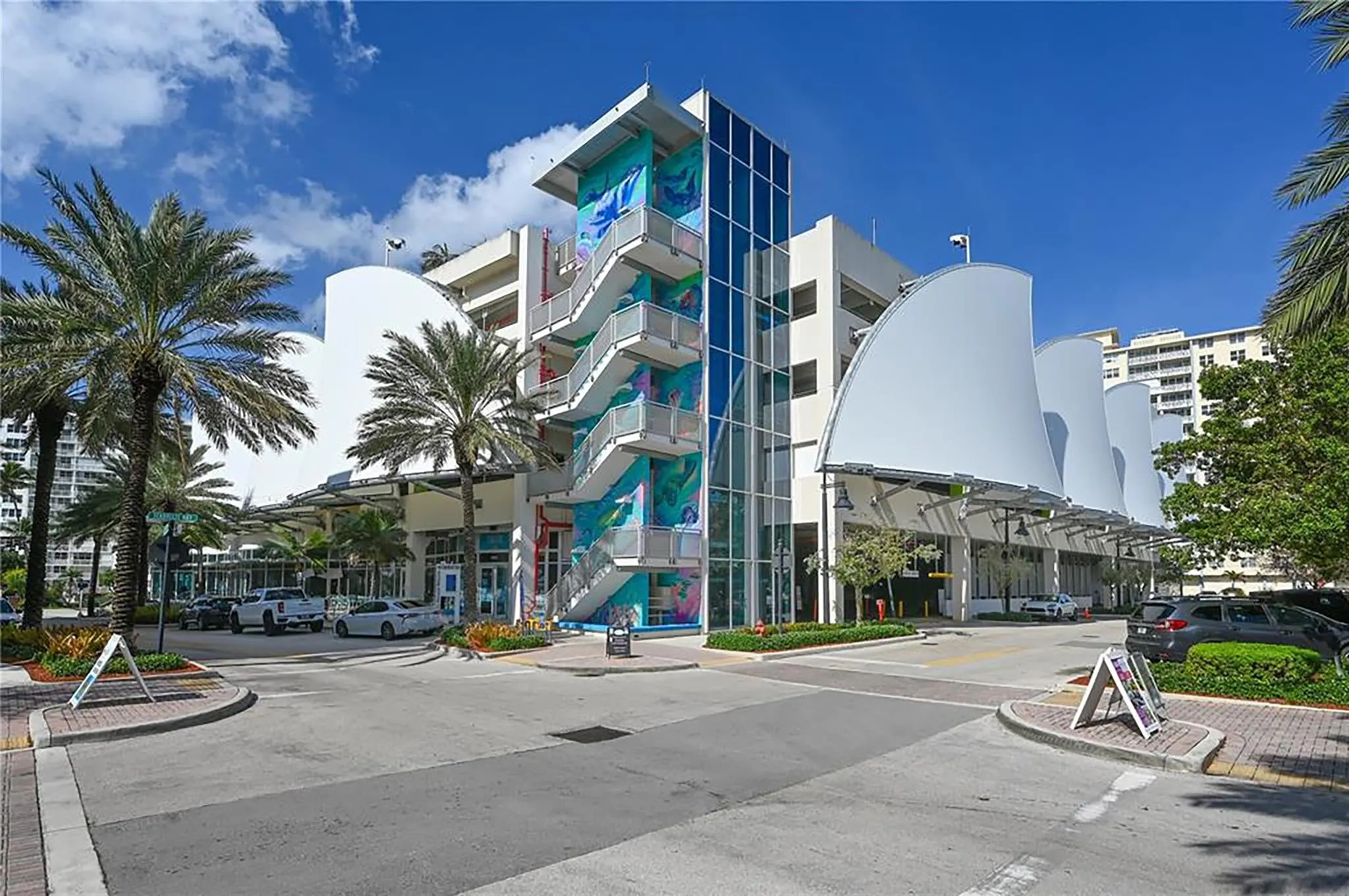 531 N Ocean Blvd, #901