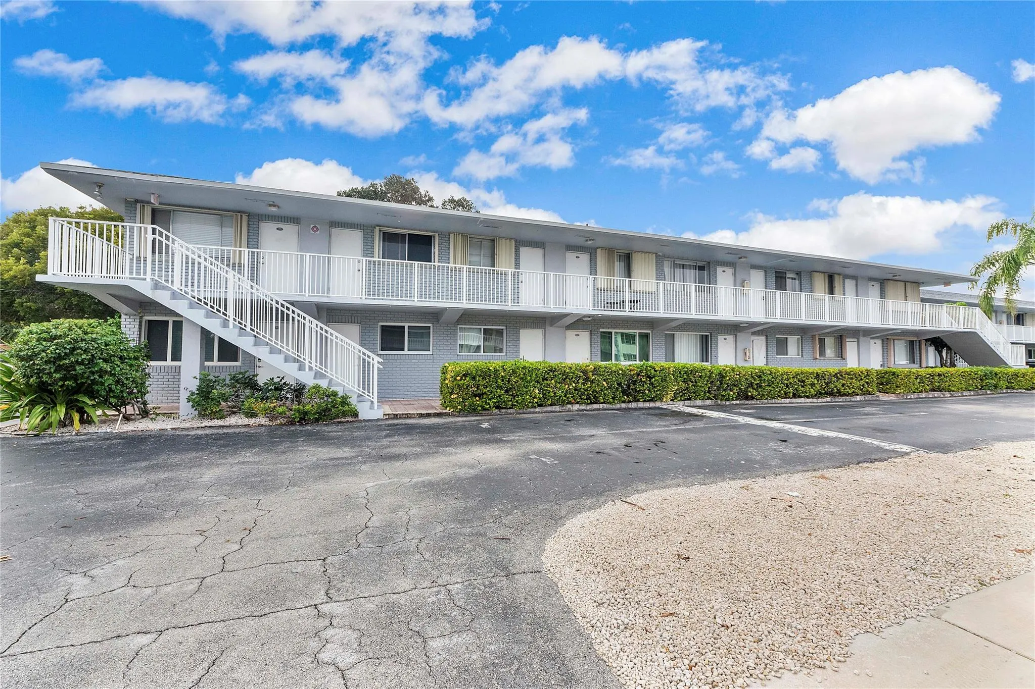 2175 NE 56th St, #104