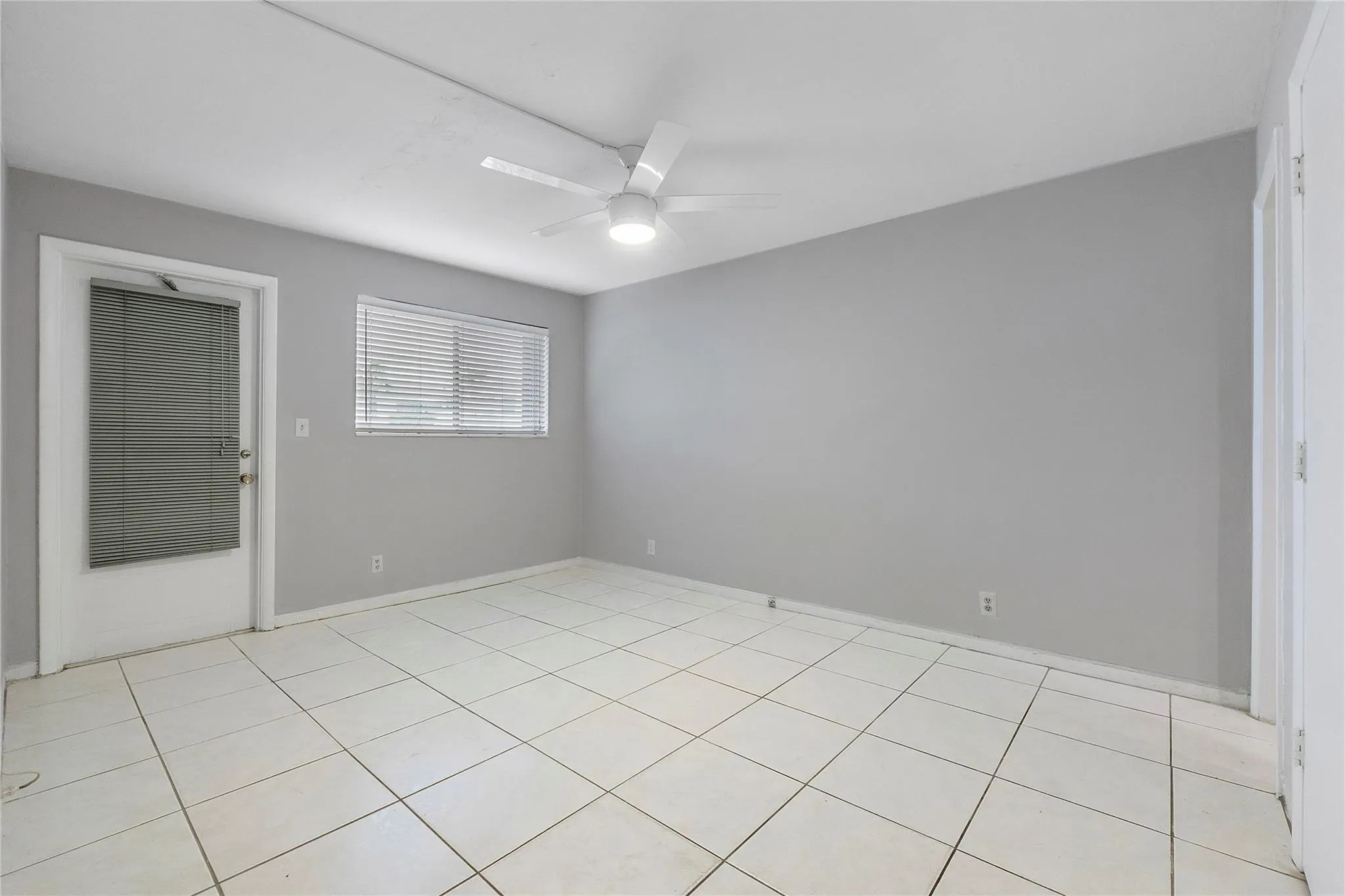 2175 NE 56th St, #104