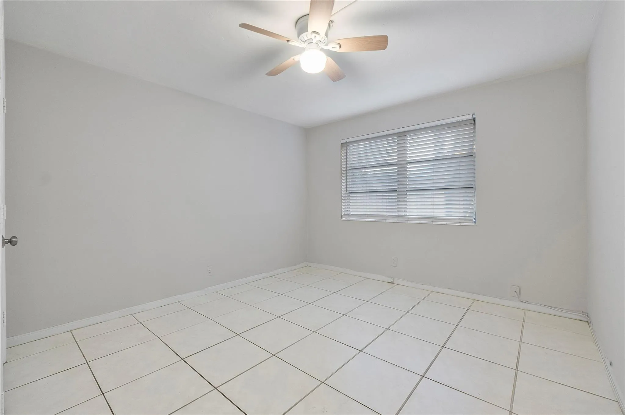 2175 NE 56th St, #104